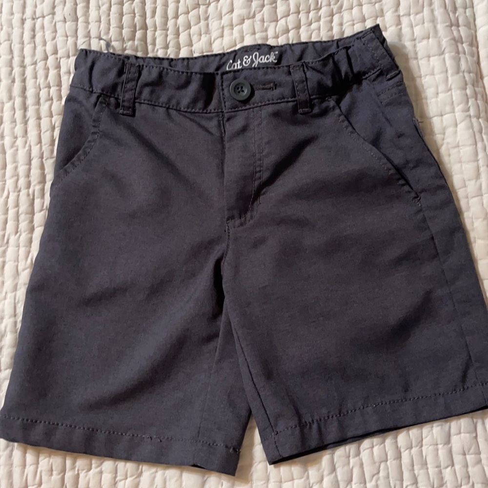 Boys Cat & Jack shorts size 6